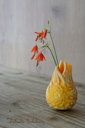  ウチ花　カービング　カービングナイフで彫る　ハロウィン　バターピーナッツかぼちゃ 花器 ベッセラエレガンス  